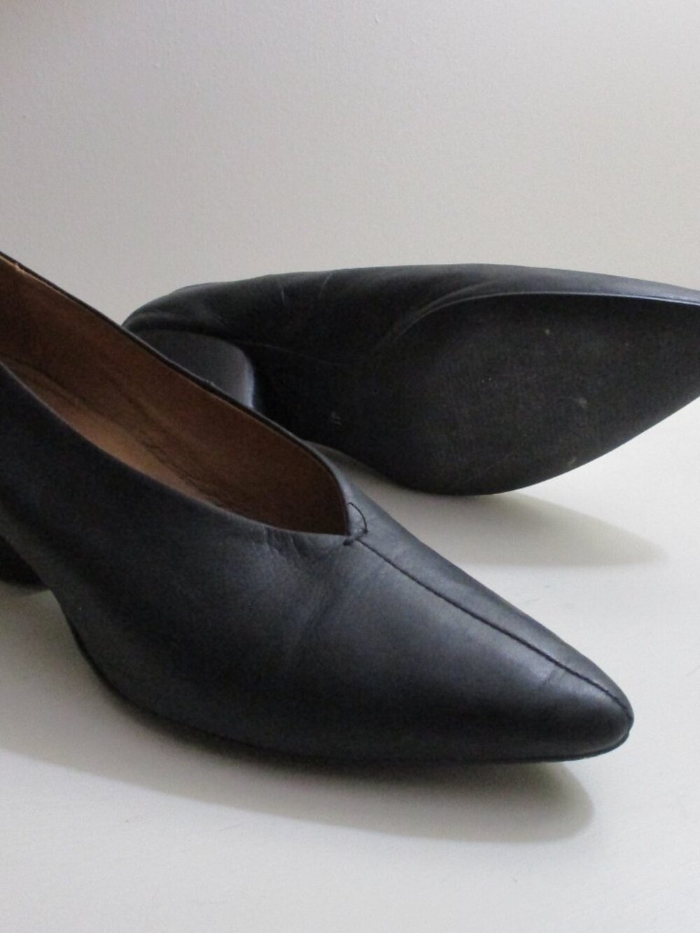 MIZ MOOZ BLACK LEATHER PUMPS   SIZE 41